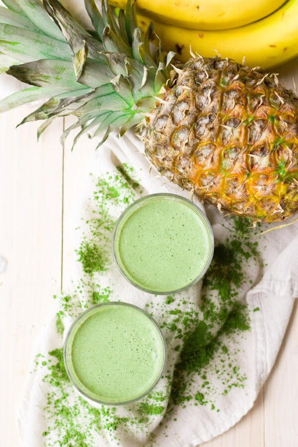 Moringa powder and smoothie